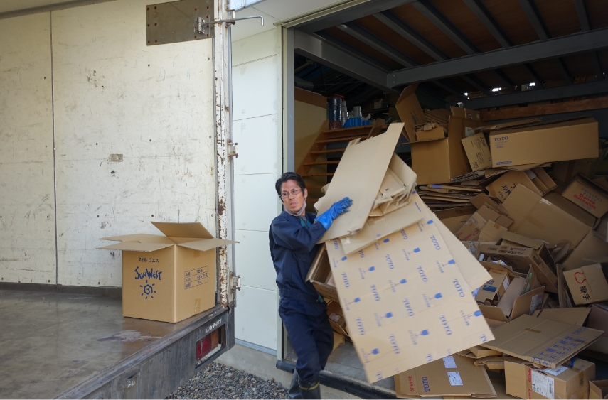 廃棄物の積込み作業